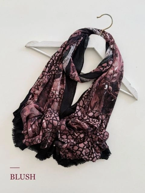 Moja printed modal crinkle hijab- blush.